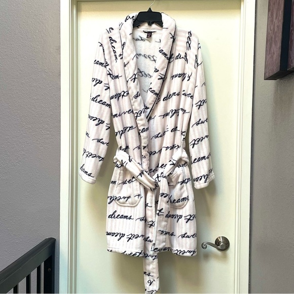 Victoria Secret Short Cozy Robe Size Medium/Large - Picture 3 of 8